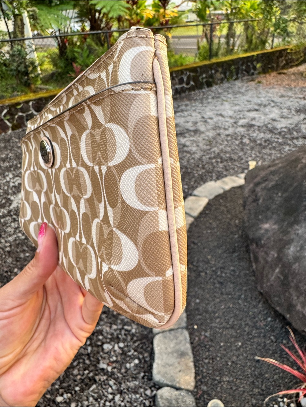 Coach Signature C Multifunction Wristlet Wallet Khaki Cream - Picture 5 of 13